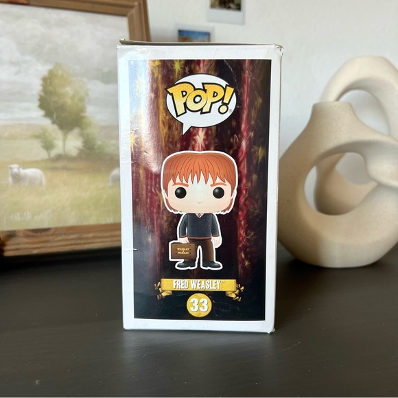 (Damaged box) | Vaulted #33 Fred Weasley Funko Pop Figure - Picture 6 of 10